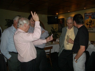 Antonio Kovacevic (con su i-phone), Nicolás Simunovic y Edgardo Krell